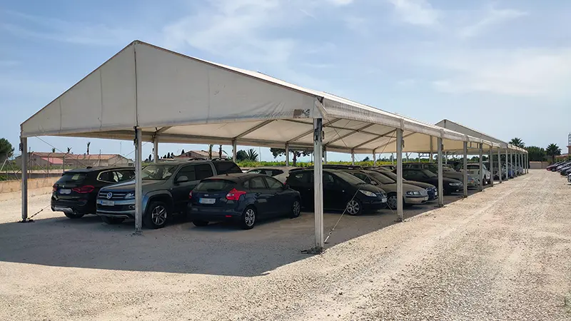 Parking cubierto con toldos en Alicante